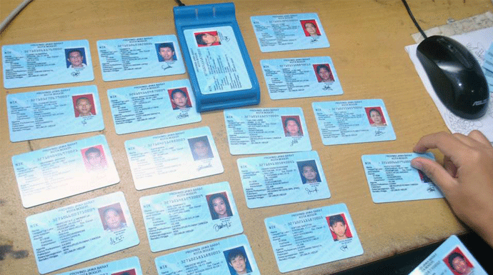 Benarkah KTP-e Dipasang Chip Pelacak
