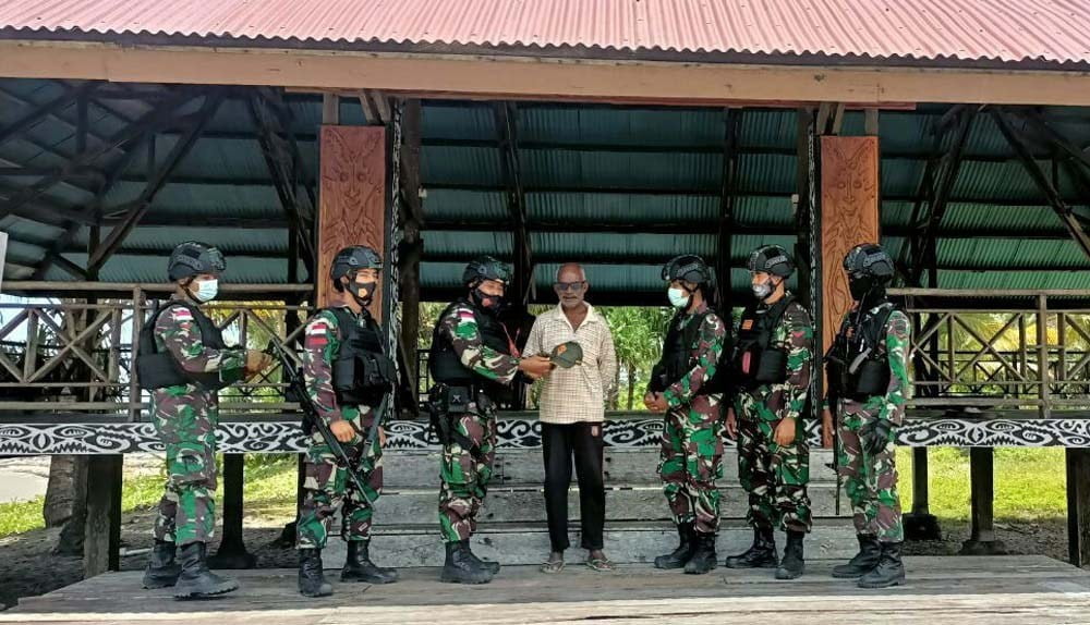 Silaturahmi TNI Tokoh Adat