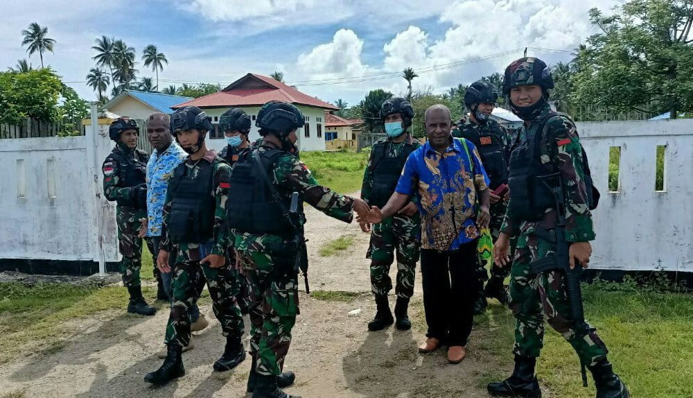 TNI Bina Hubungan Baik dengan Tokoh Adat Papua