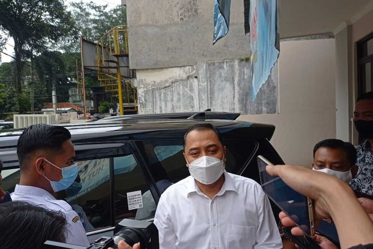 Khofifah Tawarkan LRT,Eri Cahyadi Saya Langsung Sepakat, Enggak Pakai Lama