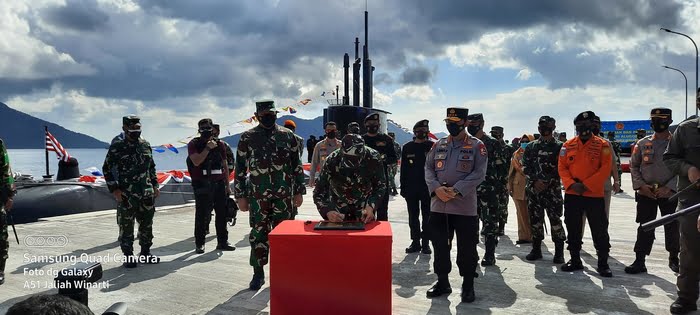 Panglima TNI Resmikan Kapal Selam Alugoro 405 Beroperasi di Natuna