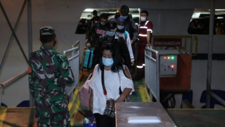 Arus Balik Pemudik dari Sumatera, Petugas Perketat Pemeriksaan Dokumen di Bakauheni