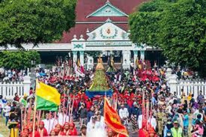 Intip Tradisi Unik di Nusantara saat Momen Merayakan Lebaran