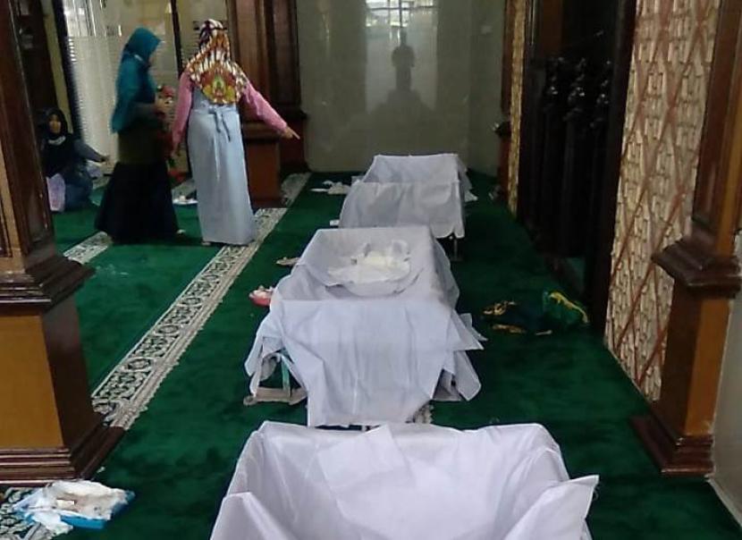 Pikap Rem Blong Tabrak Pohon Tujuh Penumpang Meninggal