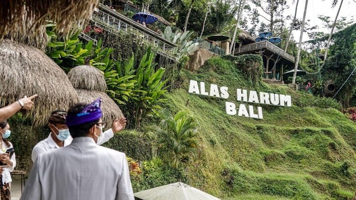 Sandiaga Uno ungkap Pariwisata Labuan Bajo dan Bali Mulai Menggeliat