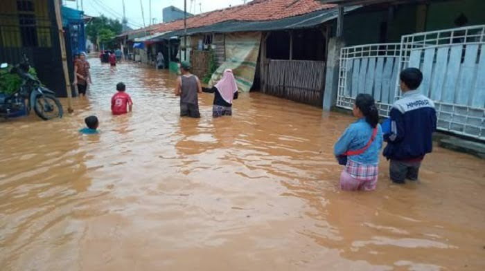 Terdampak Banjir di Kalimantan Barat Perbatasan Indonesia-Malaysia