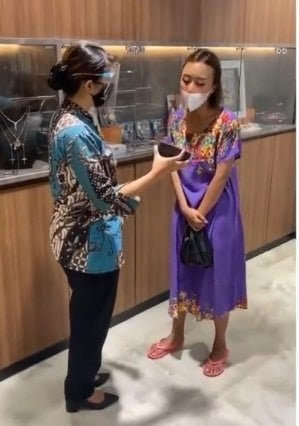 Viral Waita ke Toko Emas Pakai Daster. Instagram/@smart.gram
