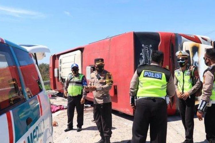 Kecelakaan Maut Bus Vs Truk di Tol Pemalang, 8 Orang Tewas