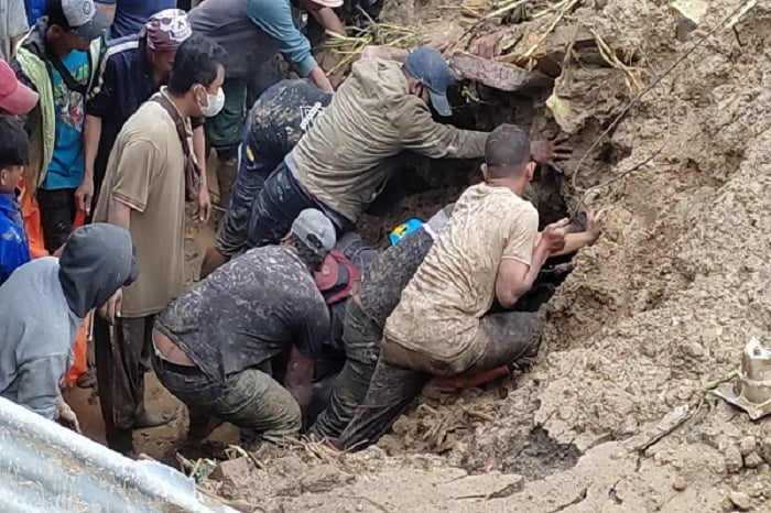 Lima Warga Kabupaten Karo Meninggal Tertimbun Tanah Longsor