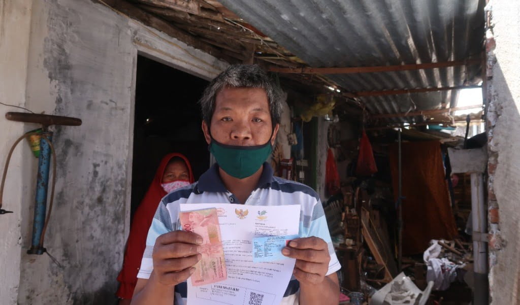 Seorang Warga Penerima BST di Ponorogo