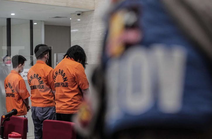 Mahfud Minta Para Korban Pinjol Ilegal Berani Lapor ke Polisi, Bakal Dilindungi LPSK Mahfud Minta Para Korban Pinjol Ilegal Berani Lapor ke Polisi, Bakal Dilindungi LPSK