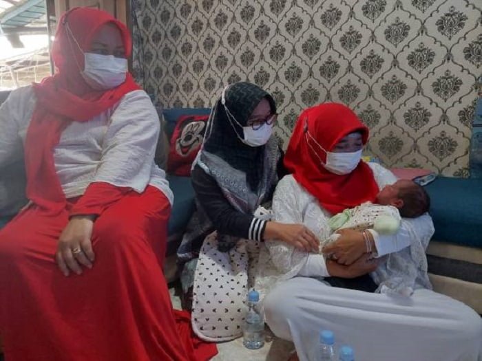 Warga Temukan Bayi Laki-laki Dibuang di Kontrakan, Pelaku Tinggalkan Surat Wasiat di Selimut