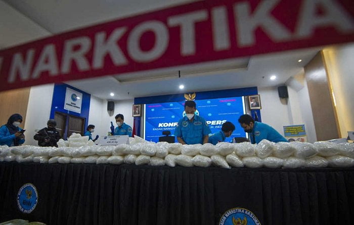 BNN Bekuk Sindikat Narkotika Sumut-Banten, Temukan 6 Kg Sabu dalam Kap Mobil