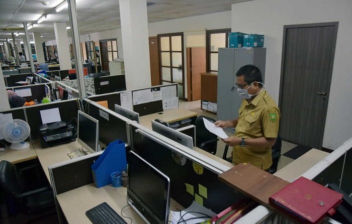 Bupati Bandung Mewajibkan ASN Nyanyi Indonesia Raya sebelum Bekerja