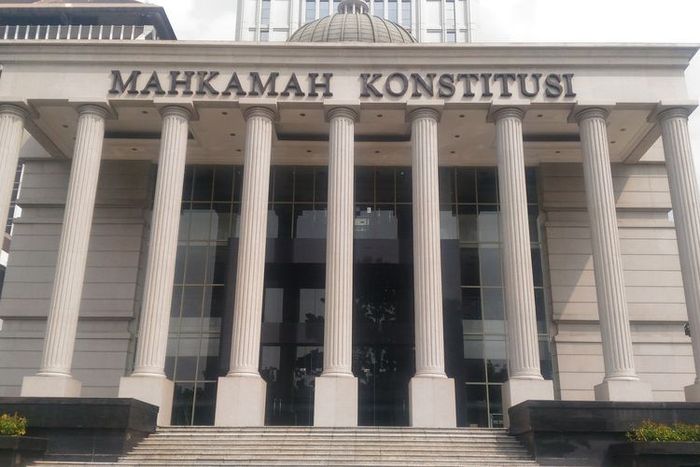 Gugatan UU Cipta Kerja Yang Diajukan oleh Pelajar, Mahasiswa, dan Karyawan, Diputuskan MK Inskonstitusional Bersyarat