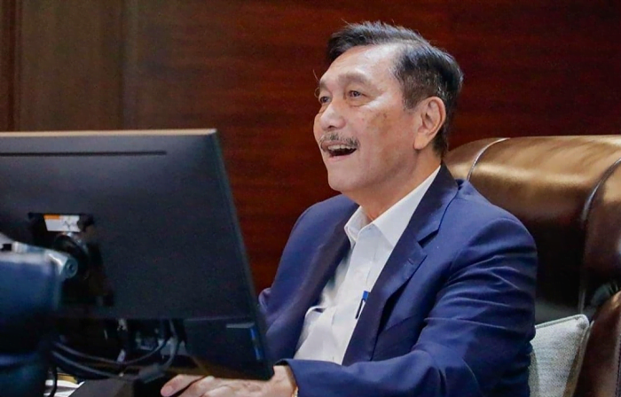 Cegah Varian Omicron, Luhut Larang Pejabat Negara ke Luar Negeri