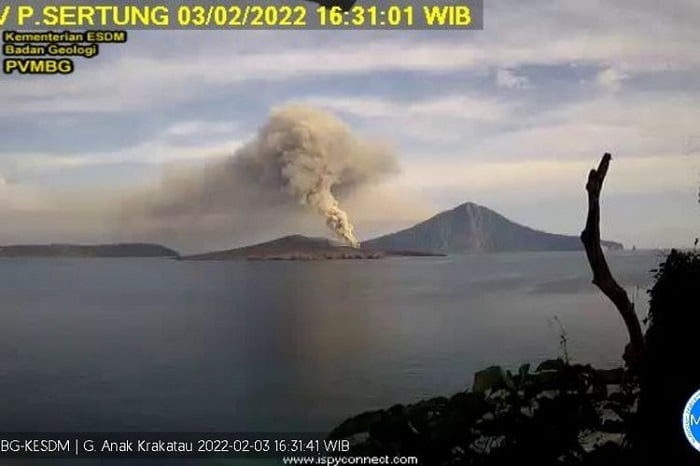 Gunung Anak Krakatau Meletus, Begini Instruksi Kemenhub Untuk Operator Kapal