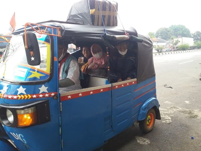 Antusias Mudik Pemudik dari Jakarta Bawa Bajaj