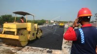 Sinar Mas dan Chandra Asri Kerjasama Penggunaan Aspal Bahan Campuran Sampah Plastik