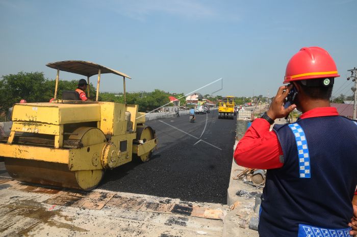 Sinar Mas dan Chandra Asri Kerjasama Penggunaan Aspal Bahan Campuran Sampah Plastik