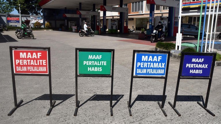 Pemerintah Kaji Kenaikan Harga BBM subsidi, Ahli Ekonomi: Masyarakat Lapisan Bawah Paling Terdampak