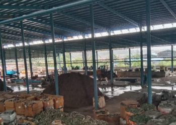 Limbah B3 yang berada didalam kawasan PT. Logam Internasioanal Jaya. Foto : Ist