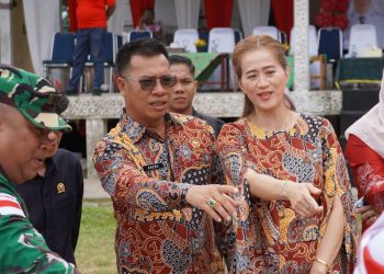 Bupati Kepulauan Anambas, Aneng bersama Ketua Tim Penggerak Pemberdayaan dan Kesejahteraan Keluarga (TP PKK) Kepulauan Anambas, Ny. Sinta Aneng. Foto : Ist
