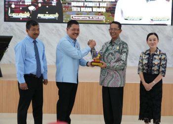 adan Pengusahaan (BP) Batam bersama Kejaksaan Tinggi (Kejati) Kepri resmi memperkuat kerja sama strategis melalui penandatanganan nota kesepahaman (MoU) tentang Penanganan Masalah Hukum bidang Perdata dan Tata Usaha Negara. Foto : Humas BP Batam