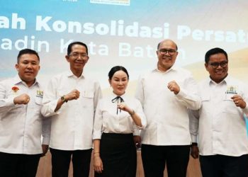 Kepala Badan Pengusahaan (BP) Batam, Amsakar Achmad, mengapresiasi terselenggaranya Musyawarah Konsolidasi Persatuan Kamar Dagang dan Industri (Kadin) Batam di Balairungsari, Gedung Bida Utama BP Batam, Batam Centre, Kamis (30/4). Foto : Humas BP Batam