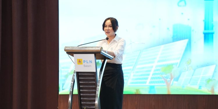 Pelaksana Harian (Plh) Kepala BP Batam, Li Claudia Chandra saat menyampaikan penandatanganan yang dilakukan PLN Batam dan EGSB merupakan suatu langkah strategis. (Ft:Ist)