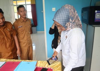 Anggota DPRD Kabupaten Kepulauan Anambas dari Daerah Pemilihan (Dapil) III, Ellisya, melakukan kunjungan ke Sekolah Dasar Negeri (SDN) 001 Jemaja Timur pada Senin (20/4/2026). Foto : Ist
