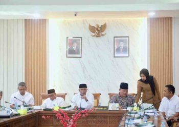 Panitia Khusus (Pansus) DPRD Kota Batam yang membahas Rancangan Peraturan Daerah (Ranperda) tentang Perubahan atas Peraturan Daerah Nomor 11 Tahun 2013 tentang Pengelolaan Sampah menggelar rapat sekaligus Focus Group Discussion (FGD) bersama sejumlah Organisasi Perangkat Daerah (OPD), pelaku usaha, dan unsur masyarakat pada Selasa (2/6/2026). Foto:Istimewa