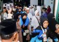 IMG-20260601-WA0003 Sejumlah jemaah haji Kloter 1 Debarkasi Batam tiba di Asrama Haji Batam, Senin (1/6/2026). (Foto:Ist)