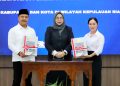 IMG-20260602-WA0014 Plh Wali Kota Batam, Li Claudia Chandra, menerima LKPD Tahun Anggaran 2025 di Kantor BPK Perwakilan Provinsi Kepulauan Riau, Selasa (2/6/2026). (Foto:Ist)