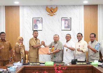 1001462670-1050x500 Panitia Khusus (Pansus) DPRD Kota Batam yang membahas Rancangan Peraturan Daerah (Ranperda) tentang Penyelenggaraan Prasarana, Sarana, dan Utilitas Umum (PSU) Perumahan resmi menuntaskan pembahasan akhir bersama tim hukum Pemerintah Kota Batam, dalam rapat finalisasi yang digelar Selasa (23/6/2026). Foto:Ist