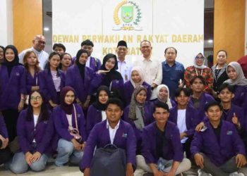 1001462995-1024x573 Komisi IV DPRD Kota Batam menggelar Rapat Dengar Pendapat Umum (RDPU) untuk menyoroti implementasi Peraturan Daerah (Perda) Kota Batam Nomor 6 Tahun 2022 tentang Ketertiban Sosial, Jumat. Agenda tersebut menjadi sorotan setelah muncul dugaan penyimpangan fungsi pusat rehabilitasi non-panti Sintai di kawasan Tanjunguncang, Selasa, 23 Juni 2026. Foto:Ist