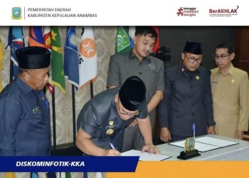 Saat kegiatan pembahasan Rancangan Peraturan Daerah tentang Pertanggungjawaban Pelaksanaan Anggaran Pendapatan dan Belanja Daerah Tahun Anggaran 2025. Kegiatan berlangsung di Ruang Rpat Lt. I DPRD Kabupaten Kepulauan Anambas, Jum'at (24/07/2026).