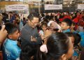 IMG-20260801-WA0005 Sejumlah atlet menyalami Wali Kota Batam, Amsakar Achmad, saat pembukaan Wali Kota Batam Open Karate Championship II Tahun 2026 di Nagoya Citywalk, Lubukbaja, Sabtu (1/8/2026). Foto : Istimewa