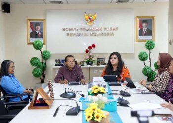 12 Anggota/Deputi Bidang Pelayanan Umum BP Batam, Ariastuty Sirait, bersama jajaran Direktorat Diseminasi Informasi dan Hubungan Antar Lembaga (DIHAL) melakukan kunjungan kerja ke Komisi Informasi Pusat (KIP) Republik Indonesia, Rabu (12/8/2026). Foto : Ist